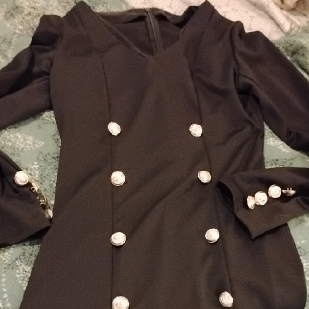 Elegant Black Dress with Button Accents Fitted Small